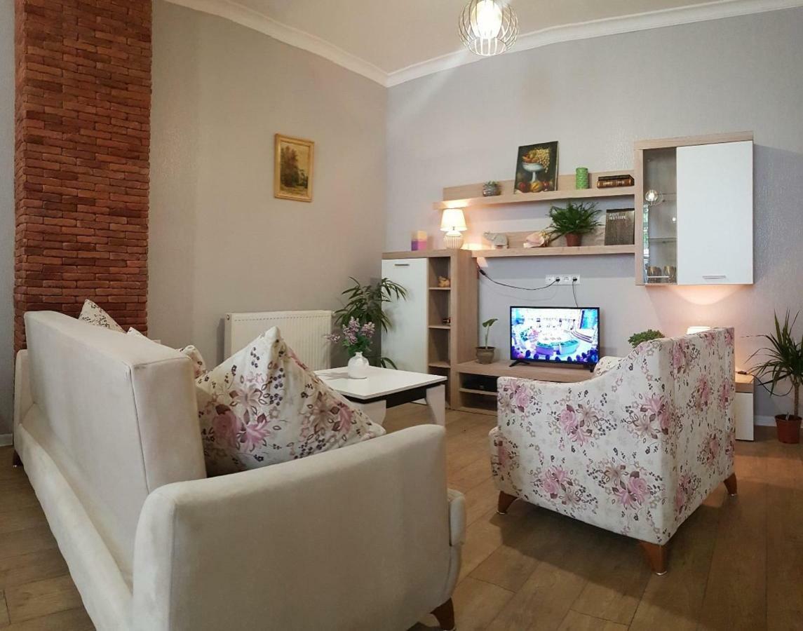 Mtatsminda Apartment Tbilisi Ngoại thất bức ảnh