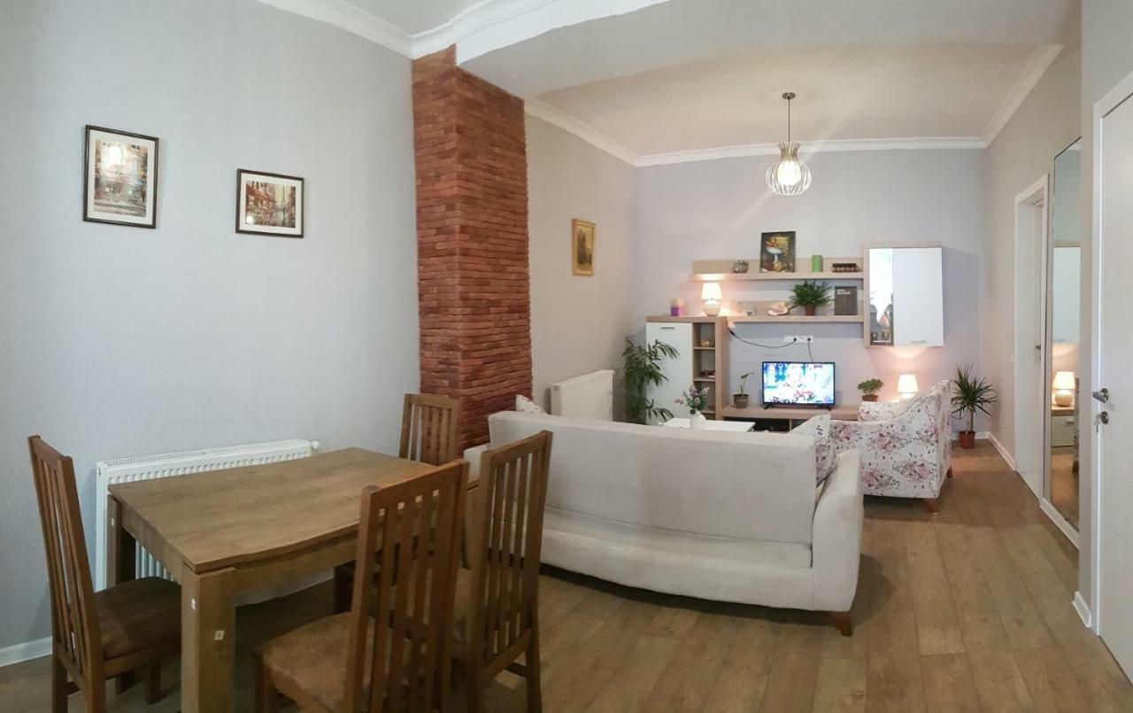 Mtatsminda Apartment Tbilisi Ngoại thất bức ảnh